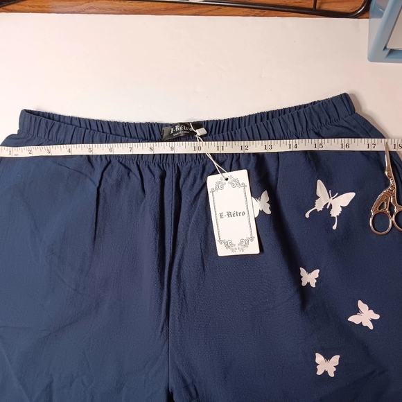 NWT women's 2XL pants Tapered high rise,E retro, butterfly print, Pockets. - Picture 4 of 14